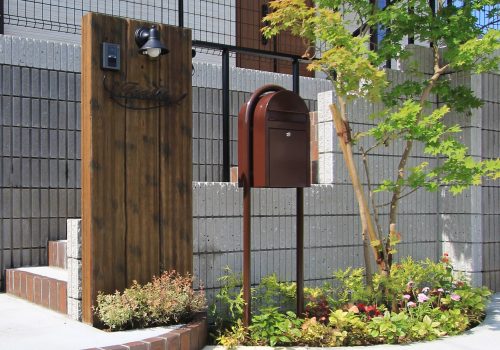 表札 ポスト 宅配box 一級建築士と叶える素敵なお庭 千葉市 エクステリア 外構 ガーデン キナリデザイン