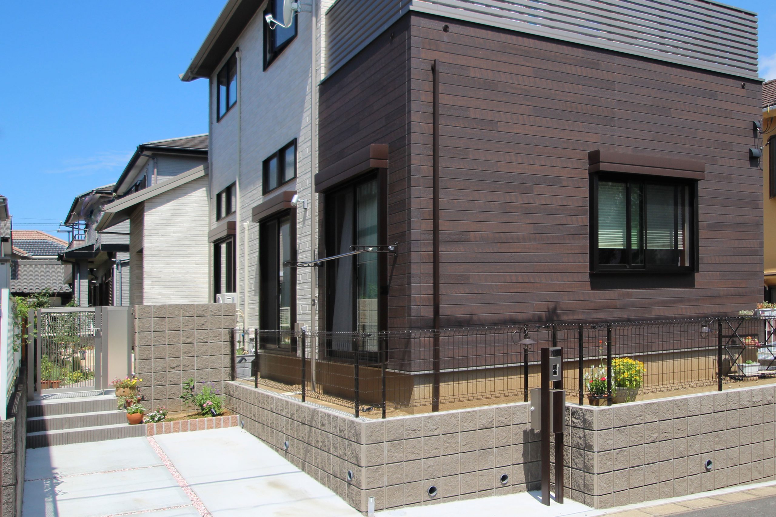千葉市美浜区にて シンプルなクローズエクステリアが完成しました 一級建築士と叶える素敵なお庭 千葉市 エクステリア 外構 ガーデン キナリデザイン 千葉市美浜区にて シンプルなクローズエクステリアが完成しました 一級建築士と叶える素敵なお庭 千葉市 エクステリア 外構 ガーデン キナリデザイン
