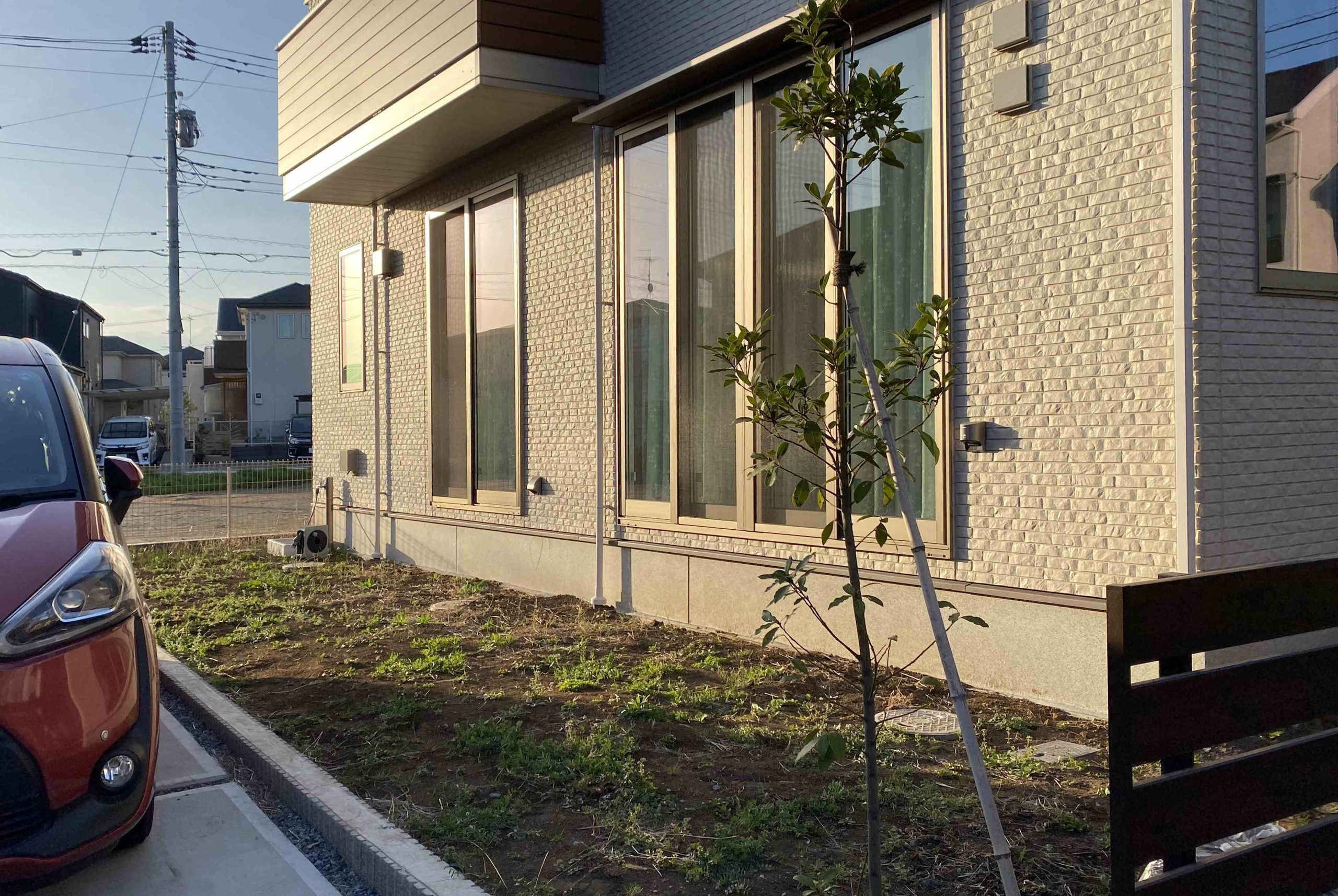 千葉市。<BR>最旬アウターでつくる美しい輪郭。<BR>秋の気配を意識したスタイルへ。<BR>朝陽が描く雑木の美シルエット。7