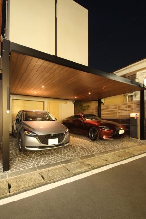 千葉市。<BR>美的ルーフに華やぐフロントヤード。<BR>アウターガレージに心地よい自由を。<BR>洗練が際立つ、豊かな大人の所作。7